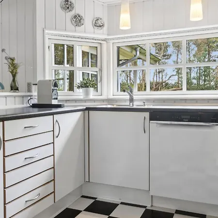 3 Bedroom Amazing In Vaeggerlose * Bøtø By