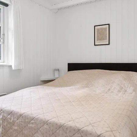 3 Bedroom Amazing In Vaeggerlose Bøtø By