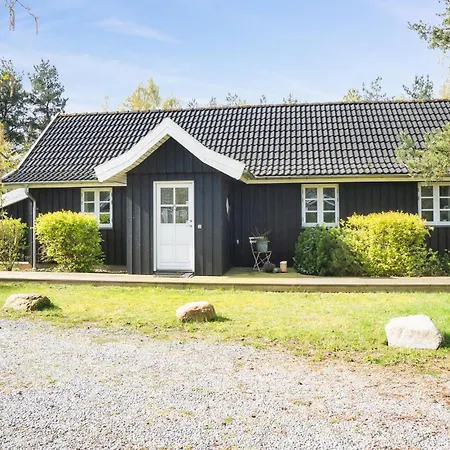3 Bedroom Amazing In Vaeggerlose Bøtø By