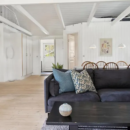 3 Bedroom Amazing In Vaeggerlose * Bøtø By
